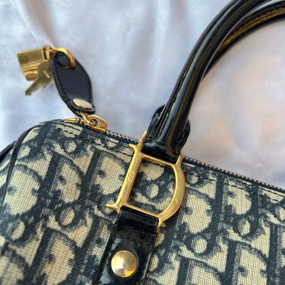 🚨🚨SOLD🚨🚨Dior Navy Trotter Boston Bag - Picture 5 of 14